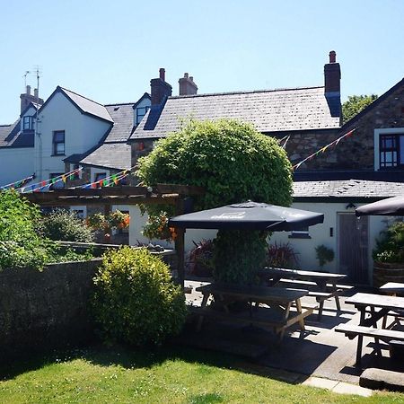 Castle Inn Newport  Exterior photo