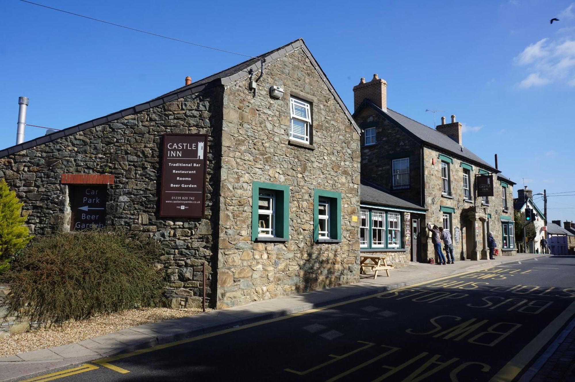 Castle Inn Newport  Exterior photo