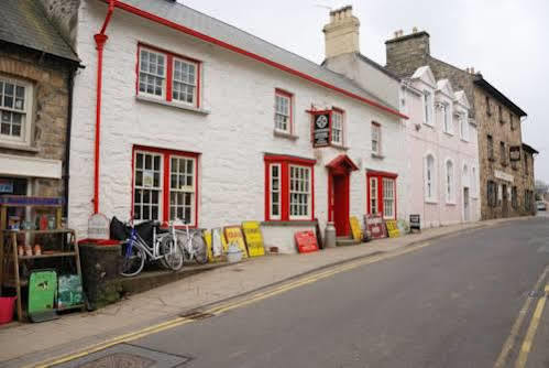 Castle Inn Newport  Exterior photo